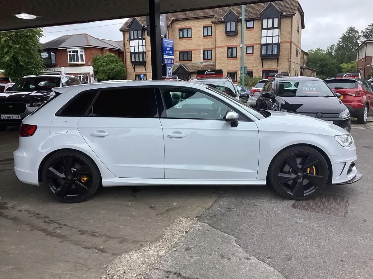 Used Audi S3 Sportback Advanced 300 HP (220 kW) 2014 White Hatchback