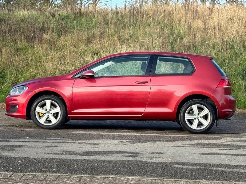 Used VW Golf VII Match 105 HP (77 kW) 2015 Red Hatchback