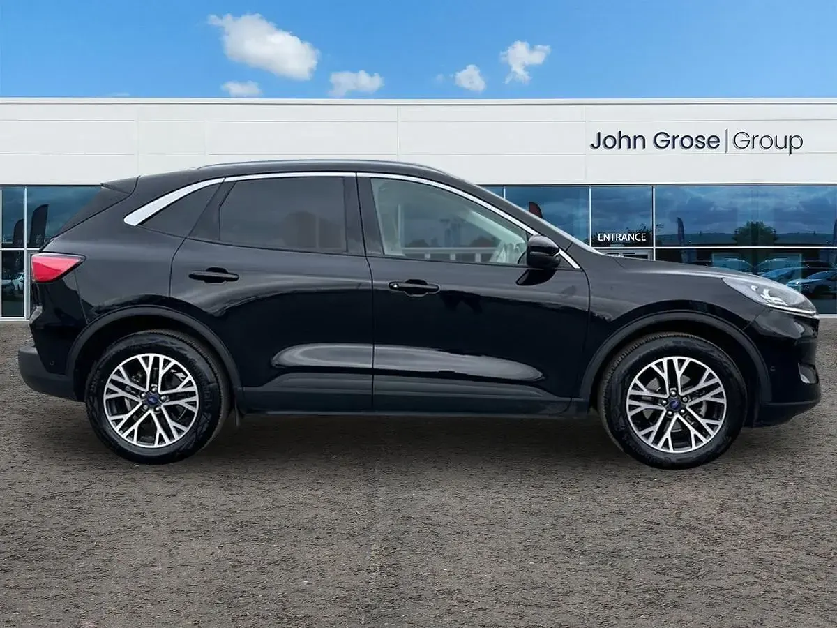 Używany Ford Kuga Titanium 2024 Czarny SUV