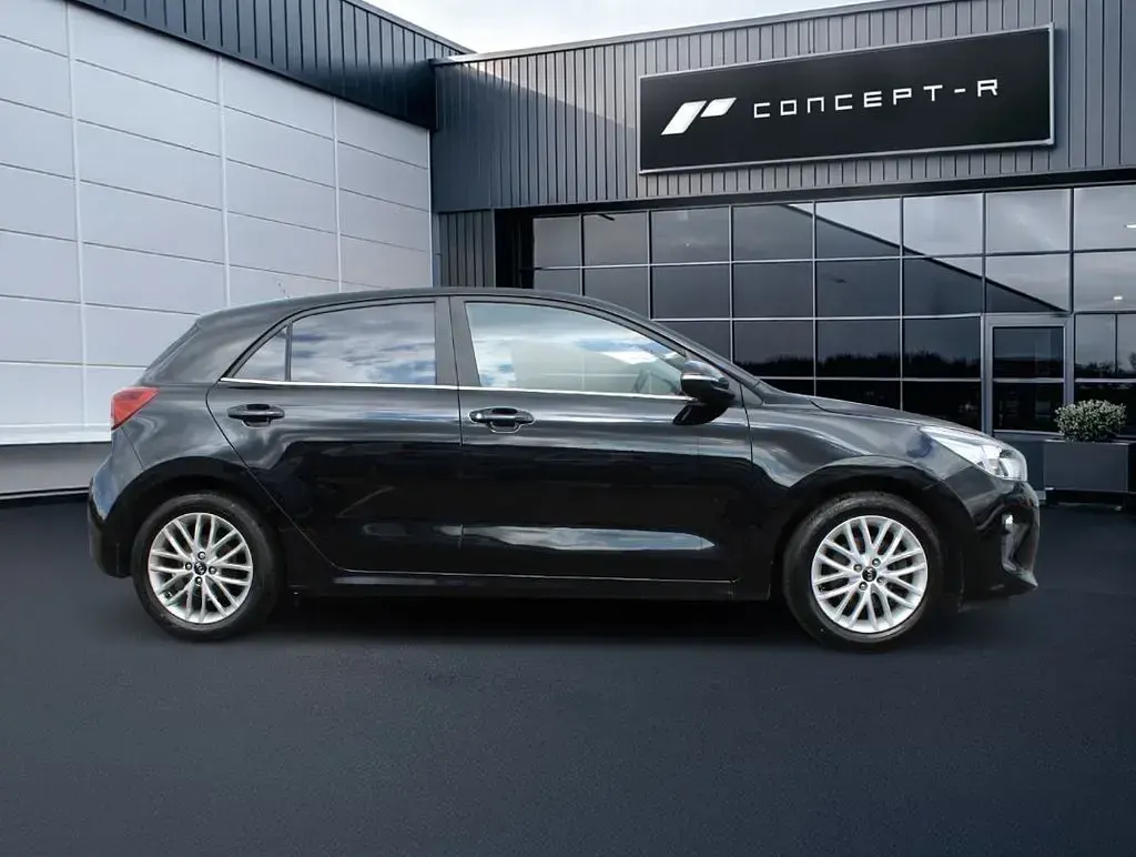 Used Kia Rio 99 HP (72 kW) 2017 Black Hatchback