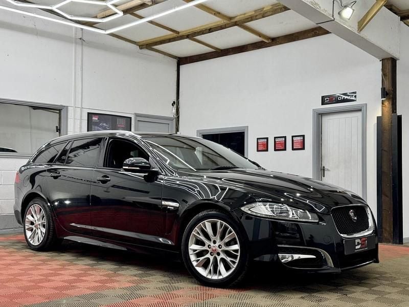 Used Jaguar XF Sportbrake R-Sport 240 HP (176 kW) 2014 Black Estate