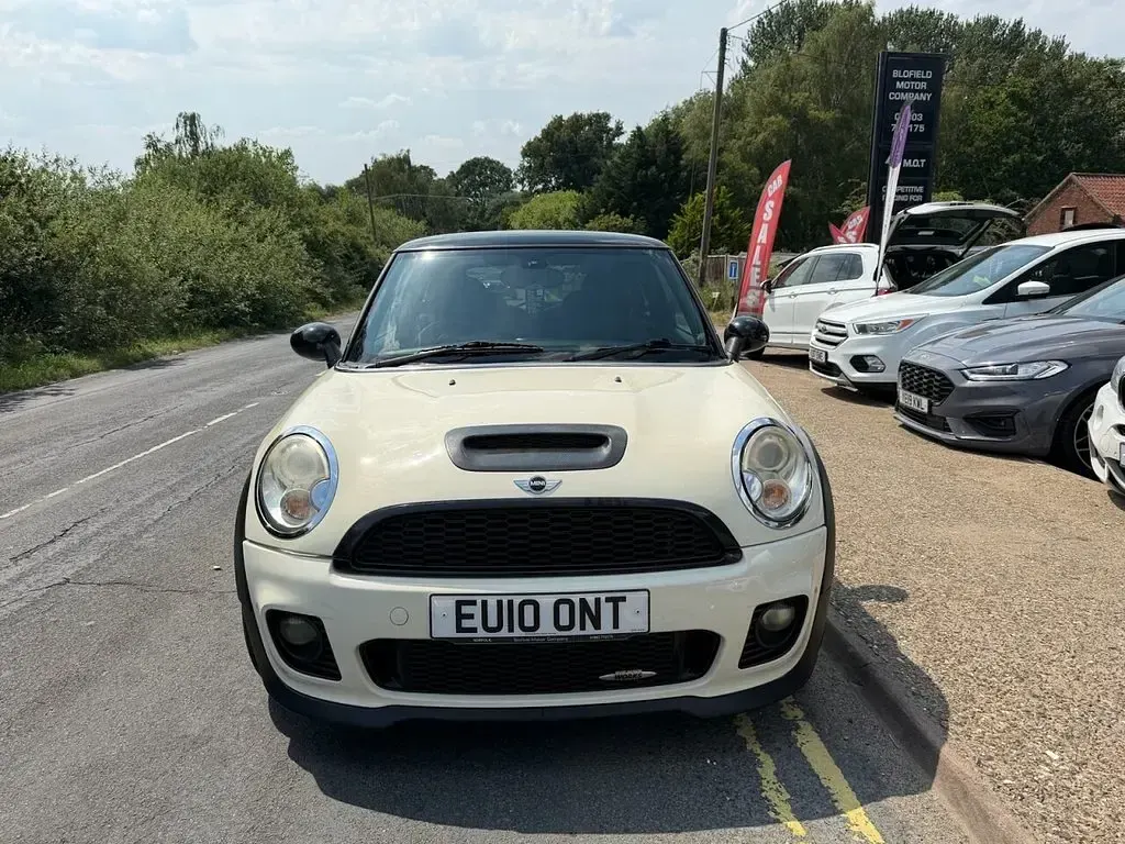 Used Mini John Cooper Works Hatch 2010 White Hatchback