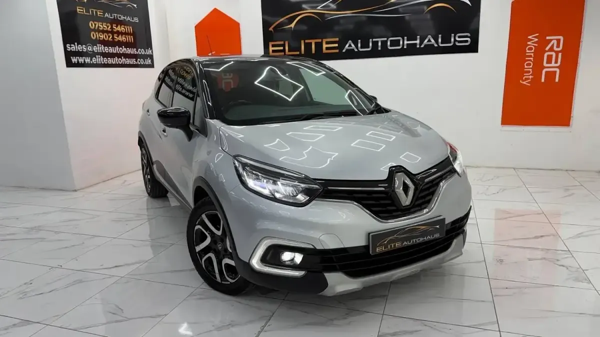 Used Renault Captur Dynamique 90 HP (66 kW) 2018 Silver/black SUV
