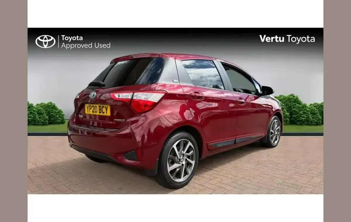 Used Toyota Yaris 101 HP (74 kW) 2020 Red Hatchback