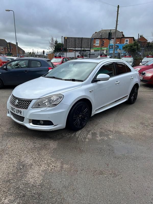 Used Suzuki Kizashi Sport 2013 White Sedan