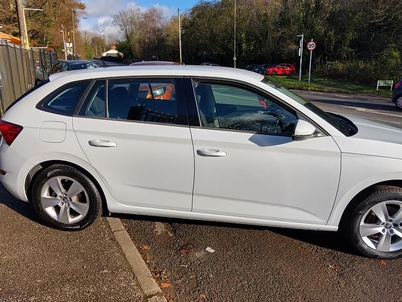 Used Skoda Scala SE 115 HP (84 kW) 2019 White Hatchback
