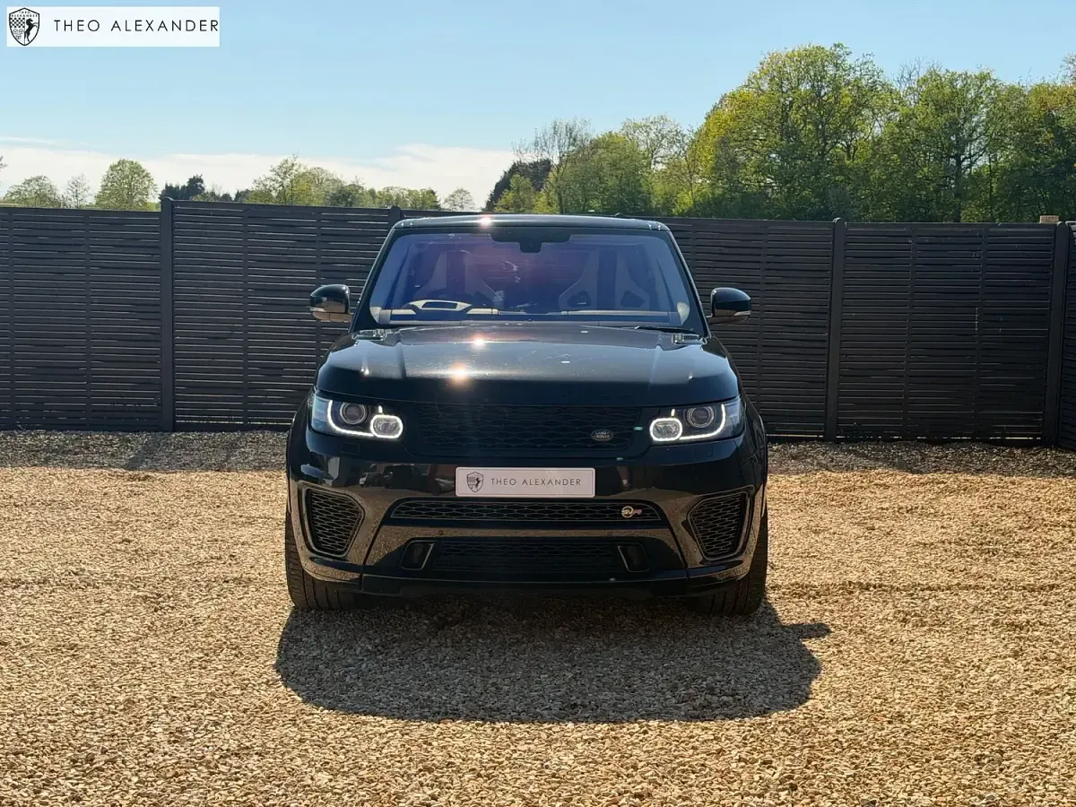 Used Land Rover Range Rover SVR 550 HP (404 kW) 2016 Black SUV