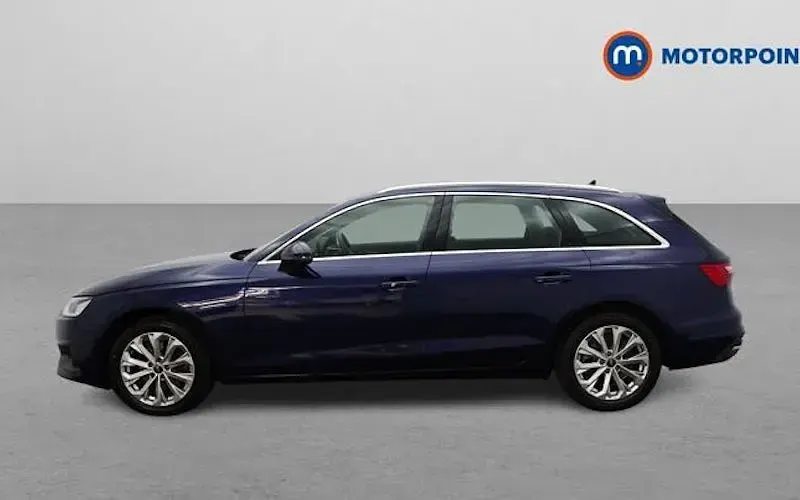 Usado Audi A4 190 HP (139 kW) 2022 Azul Carrinha