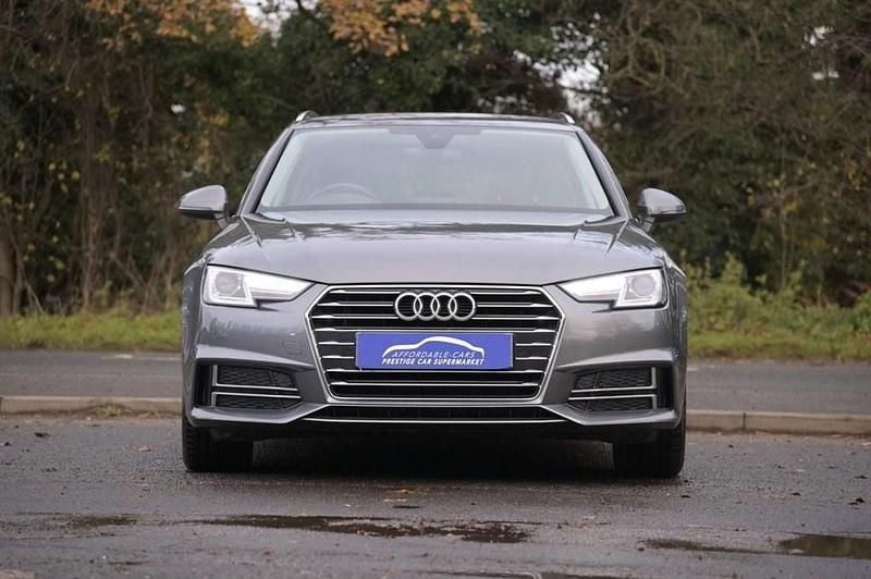 Used Audi A4 Comfort 150 HP (110 kW) 2019 Grey Estate