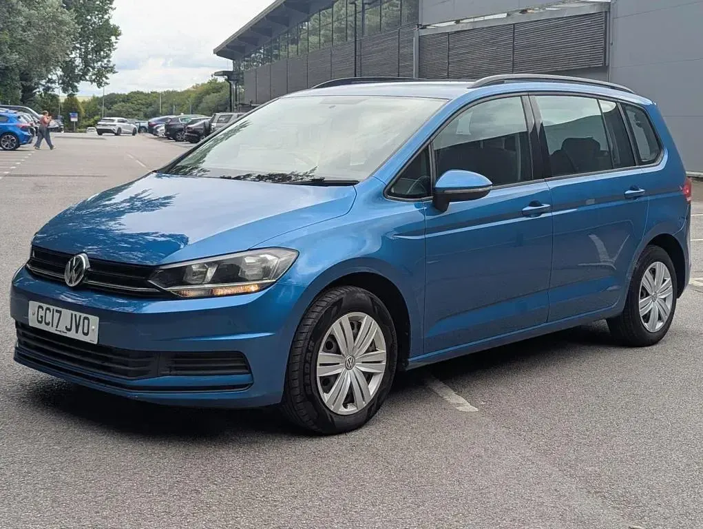 Used VW Touran S 115 HP (84 kW) 2017 Blue MPV