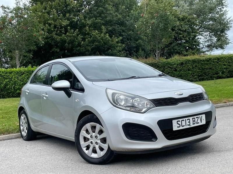 Silver Used 2013 Kia Rio Hatchback | £3,450 (Good price) - Image 1/4