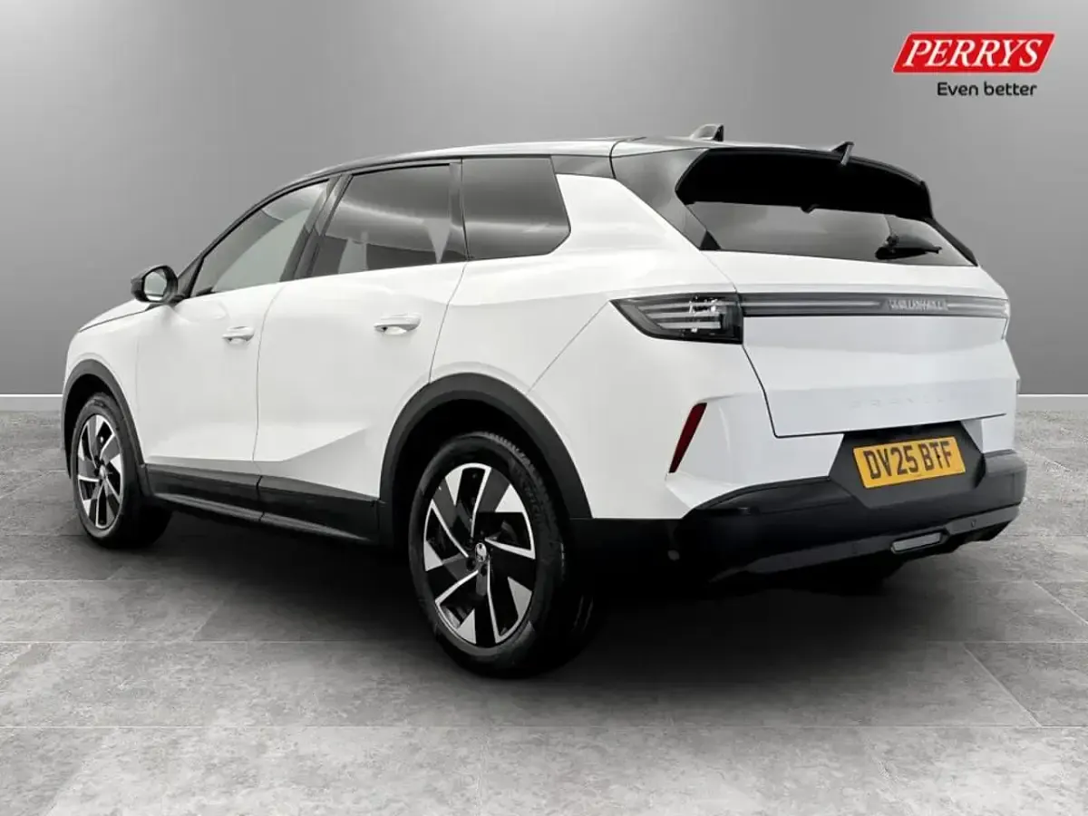 Used Vauxhall Grandland X Ultimate 134 HP (98 kW) 2025 White SUV