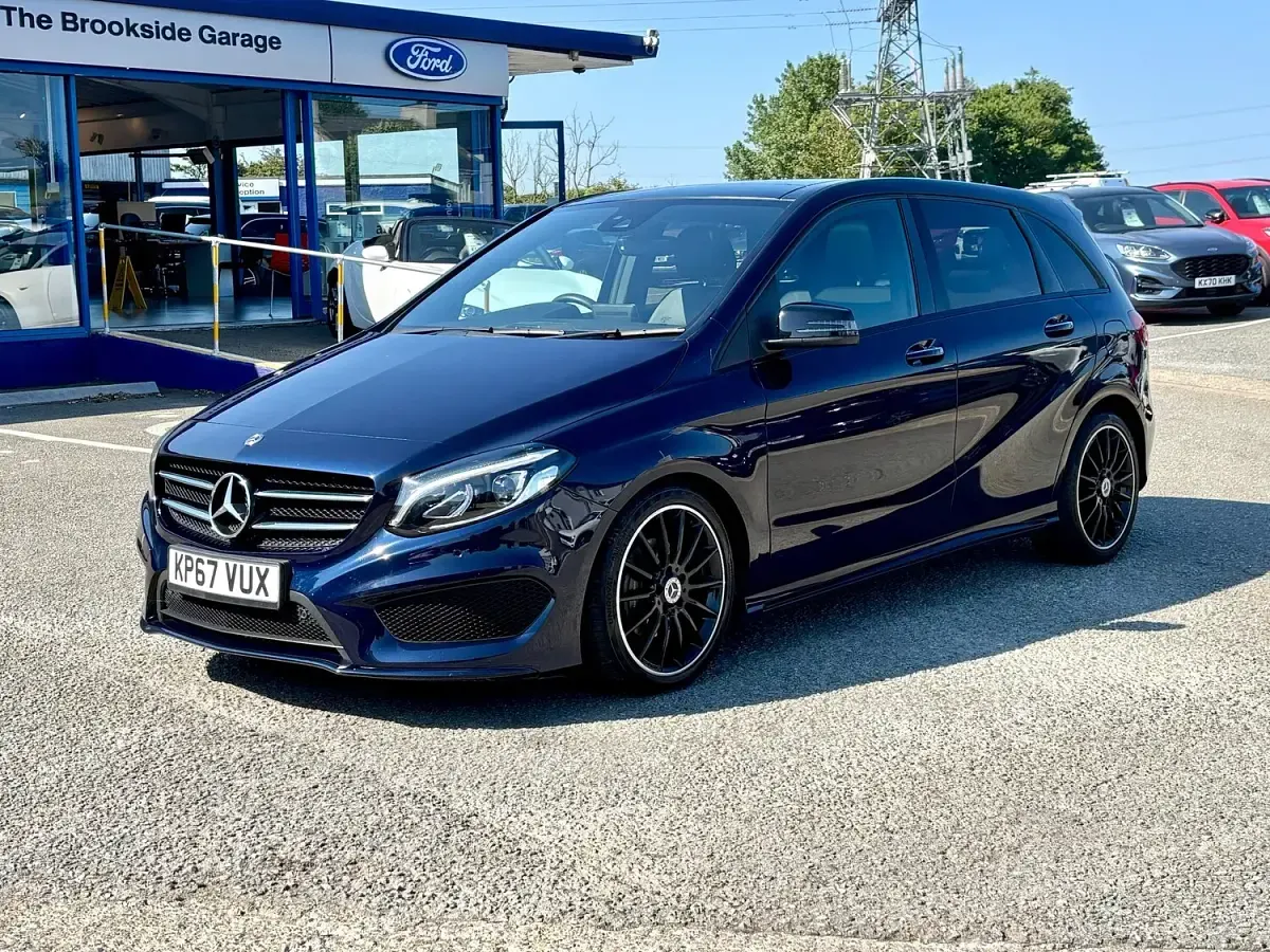 Used Mercedes B200 AMG Line Premium Plus 2017 Blue Hatchback