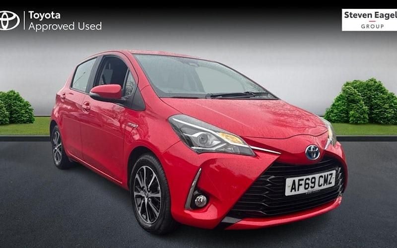 Second-hand Toyota Yaris Hybrid 101 CP (74 kW) 2019 Hatchback