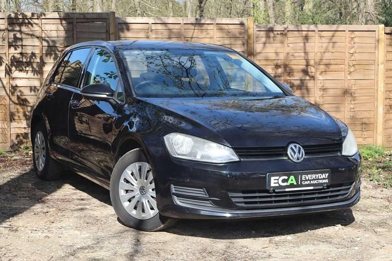 Used VW Golf VII S 105 HP (77 kW) 2014 Black Hatchback