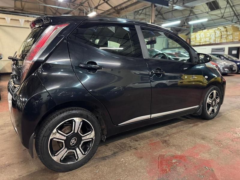 Used Toyota Aygo X-clusiv 2015 Black Hatchback
