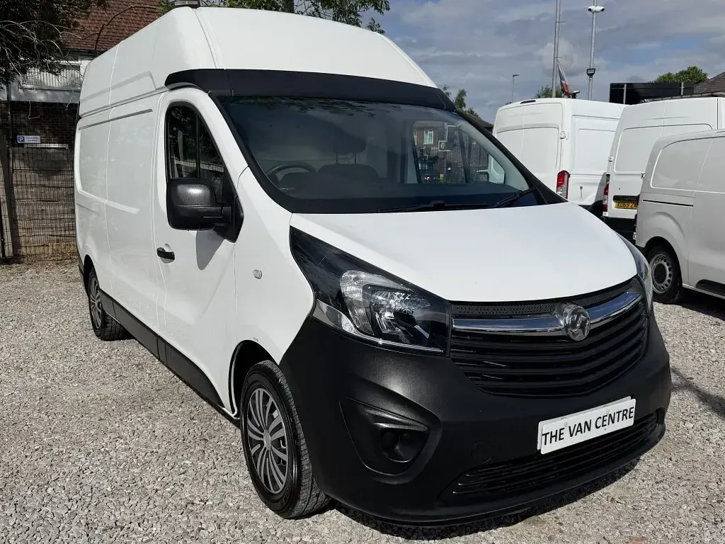 Used Vauxhall Vivaro 125 HP (91 kW) 2019 White MPV