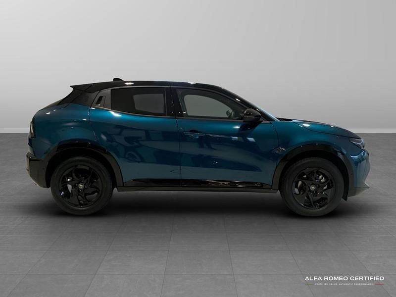 Used Alfa Romeo Junior 134 HP (98 kW) 2025 Blue SUV