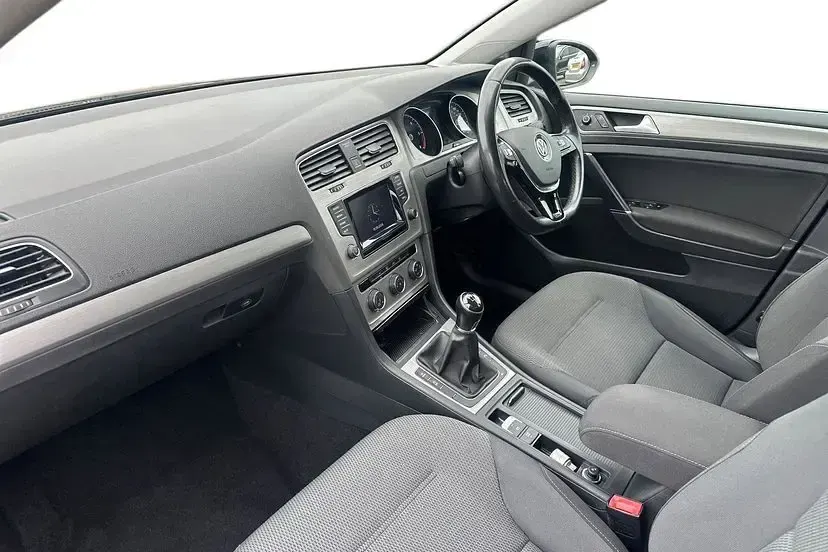 Used VW Golf VII Match 104 HP (76 kW) 2015 Deep black Hatchback