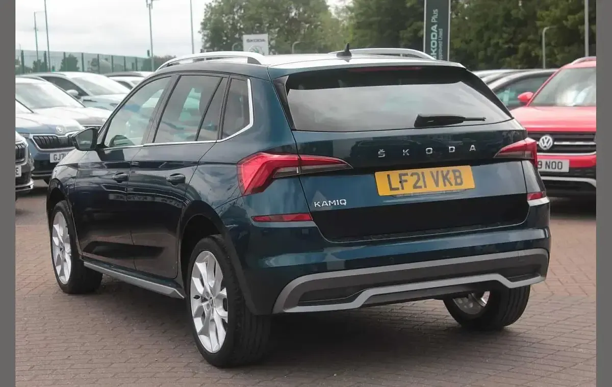 Used Skoda Kamiq SE L 115 HP (84 kW) 2021 Petrol blue metallic SUV