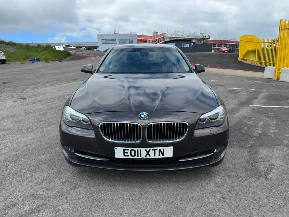 Używany BMW 520 Impressive 2011 Brązowy Sedan/Limuzyna