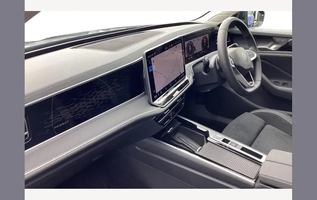 New VW Passat Elegance 204 HP (150 kW) 2026 Black Estate