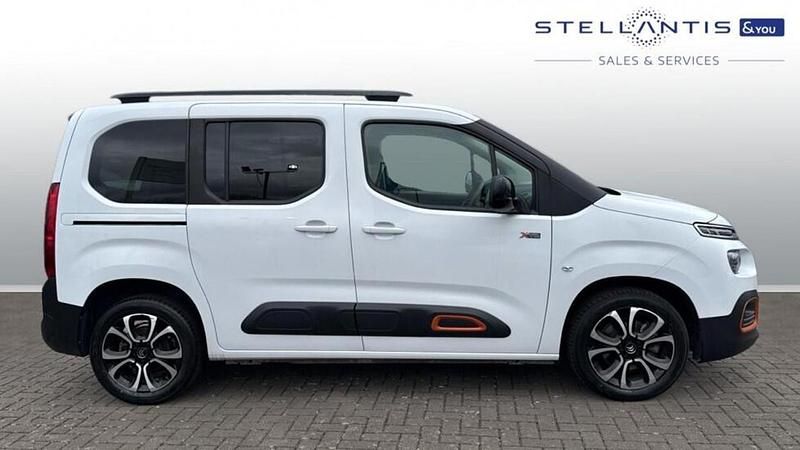 Used Citroën e-Berlingo XTR 98 kW (134 HP) 2022 White MPV
