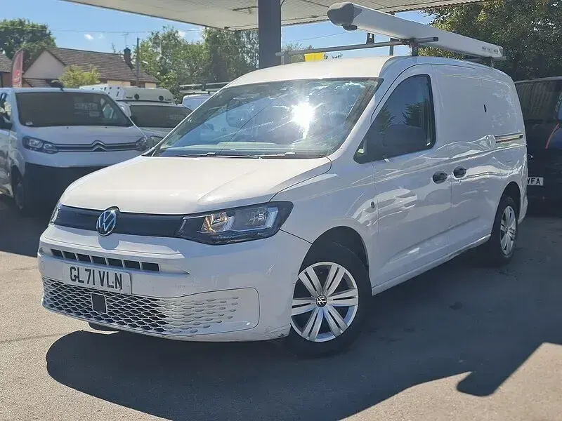 Used VW Caddy Maxi S 102 HP (75 kW) 2022 White MPV