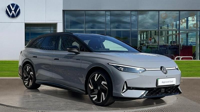 Moonstone grey black Used 2025 VW ID.7 GTX Sedan | £48,545 (Fair price) - Image 1/4