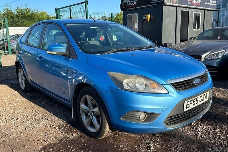 Blue Used 2010 Ford Focus Zetec Hatchback | £1,250 (Good price) - Image 1/1