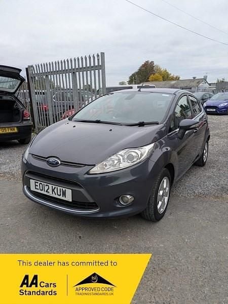 Used Ford Fiesta Titanium 95 HP (69 kW) 2012 Grey Hatchback
