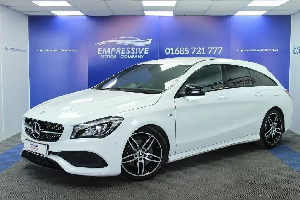 Used Mercedes CLA220 Shooting Brake AMG line 177 HP (130 kW) 2019 White Estate