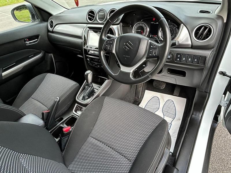 Gebraucht Suzuki Vitara SZ-T 129 PS (94 kW) 2022 Weiß SUV