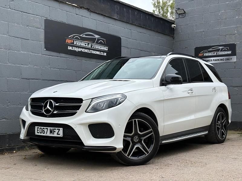 White Used 2017 Mercedes GLE350 AMG line Estate | £20,495 (Fair price) - Image 1/4