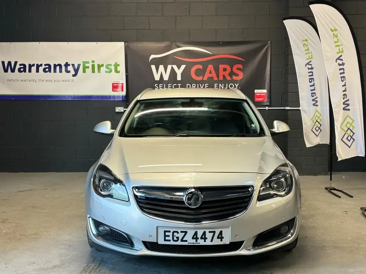 Used Vauxhall Insignia Elite 170 HP (125 kW) 2016 Silver Estate