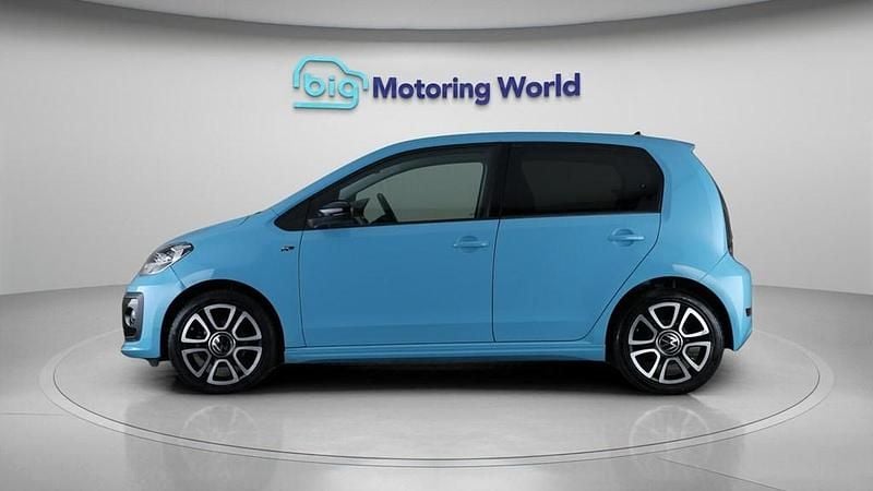 Usado VW up! R-line 65 HP (47 kW) 2023 Azul Citadino