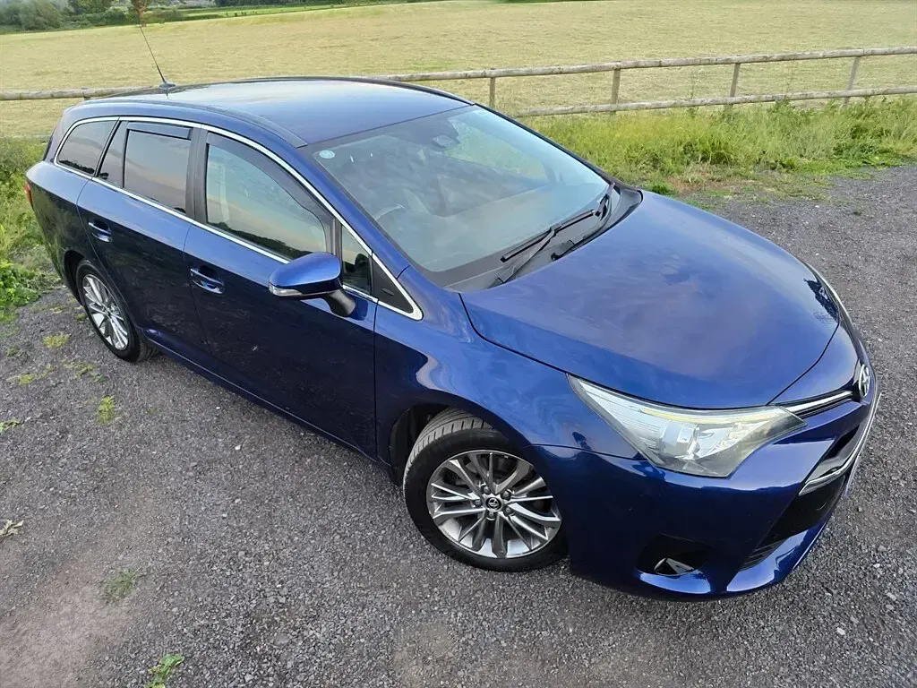Second-hand Toyota Avensis Business Edition 2016 Albastru Break