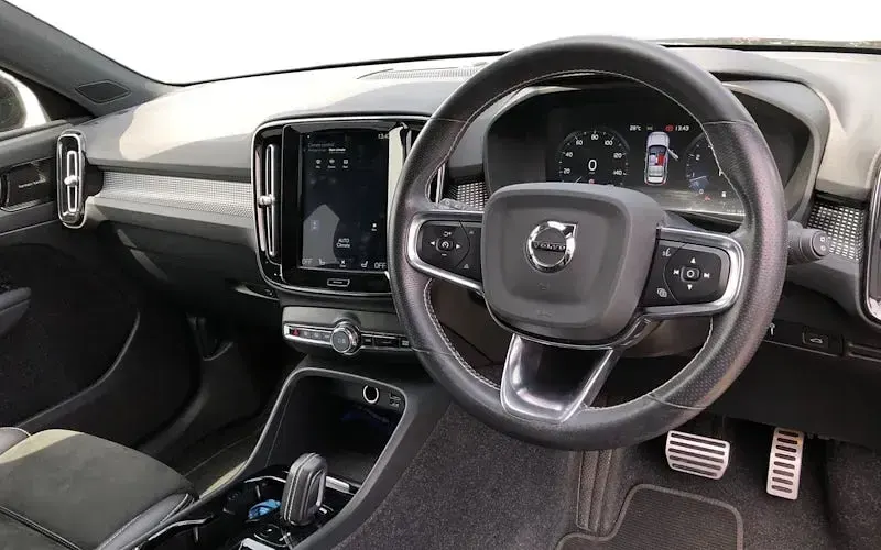 Usado Volvo XC40 R-Design 197 CV (144 kW) 2020 Negro SUV