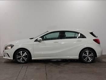 Used Mercedes A180 SE 122 HP (89 kW) 2016 White Hatchback