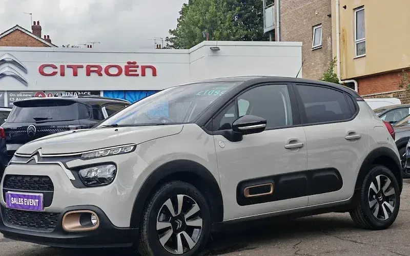 Used Citroën C3 PureTech 83 HP (61 kW) 2023 Brown Hatchback
