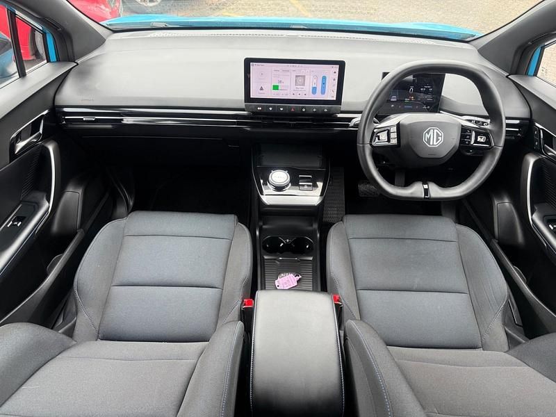 Used MG MG4 EV SE 63 kW (87 HP) 2023 Blue Hatchback