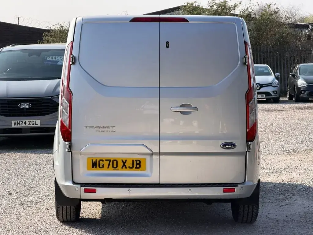 Used Ford Transit Custom Limited 130 HP (95 kW) 2020 Silver Van