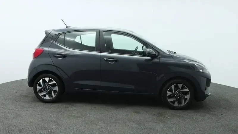 Używany Hyundai i10 Advanced 84 KM (61 kW) 2024 Szary Hatchback