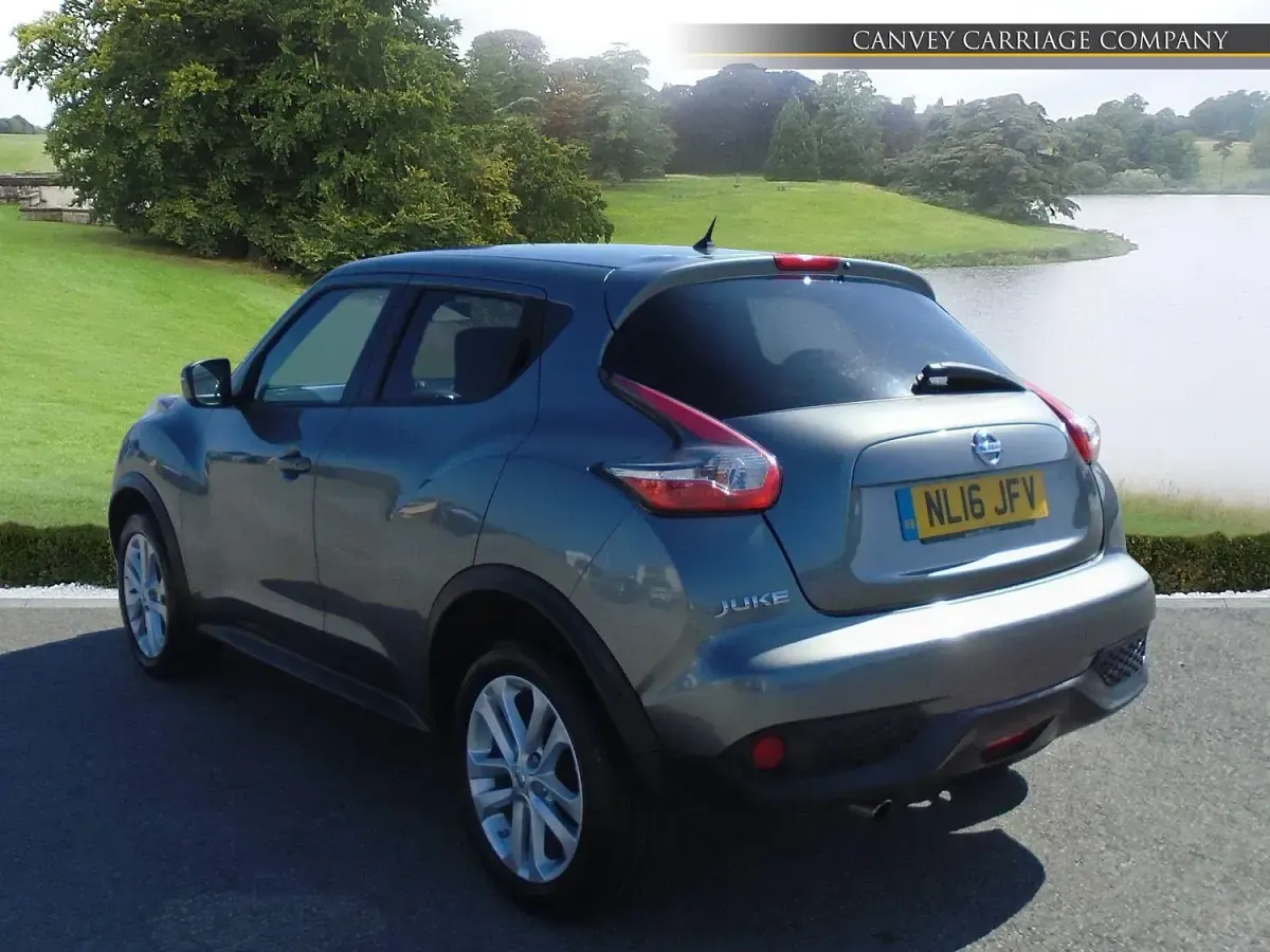 Used Nissan Juke N-Connecta 115 HP (84 kW) 2016 Grey SUV