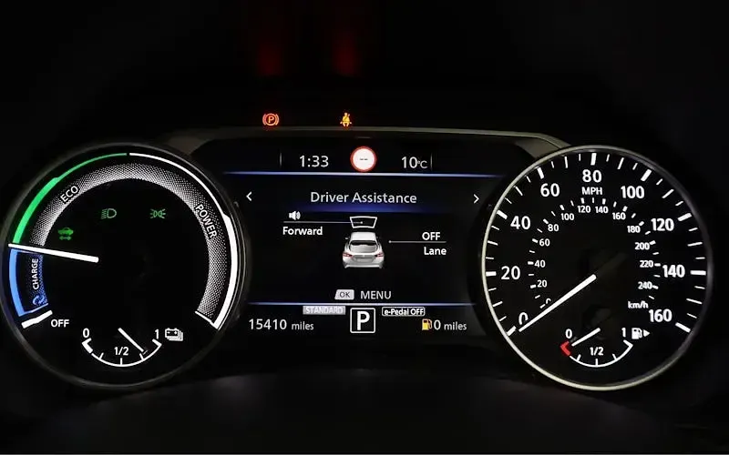 Used Nissan Juke N-Connecta 143 HP (105 kW) 2023 Grey SUV