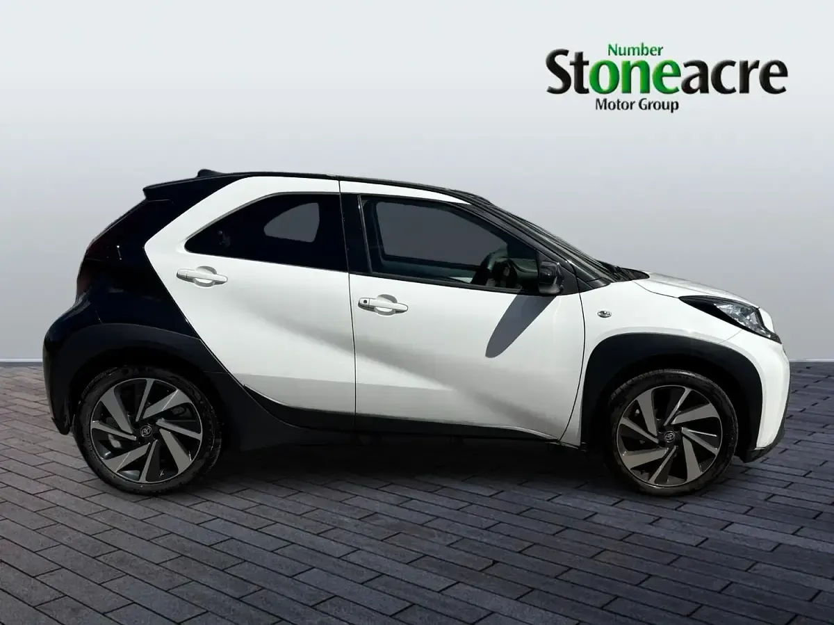 Used Toyota Aygo X 72 HP (52 kW) 2023 White SUV