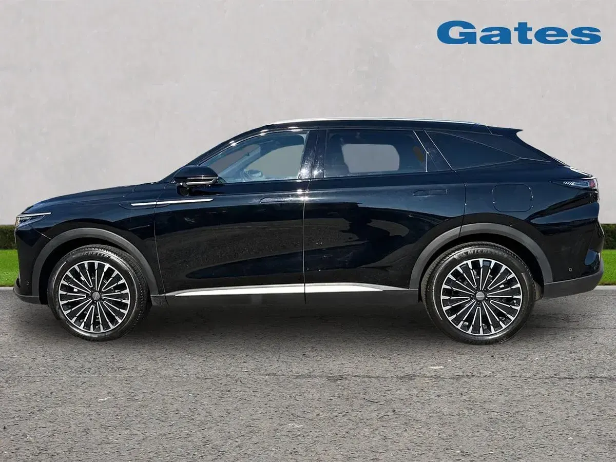 Used Omoda 9 537 HP (394 kW) 2025 Black SUV