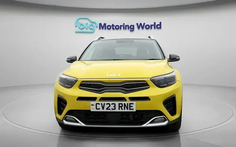 Used Kia Stonic GT-Line S 120 HP (88 kW) 2023 Yellow SUV
