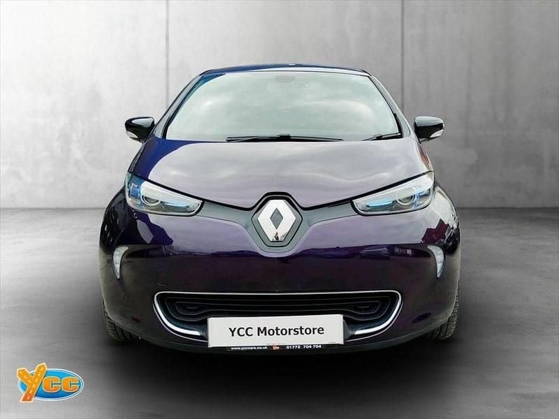 Used Renault Zoe Dynamique 78 kW (107 HP) 2018 Purple Hatchback