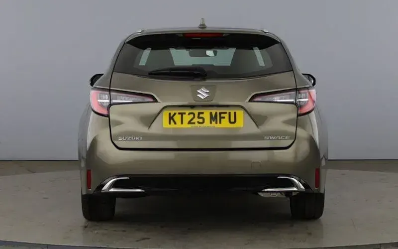 Używany Suzuki Swace 140 KM (102 kW) 2024 Brązowy Kombi